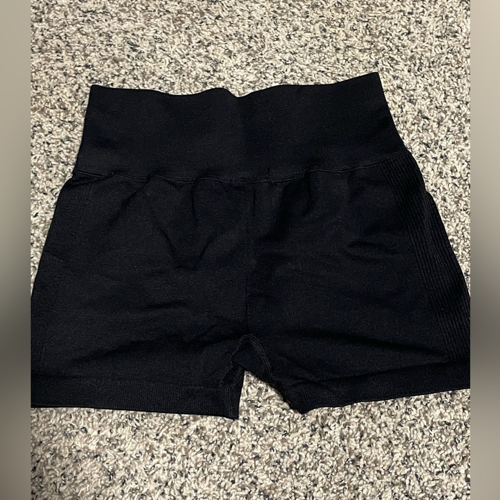 FOREVER 21 cute black workout shorts